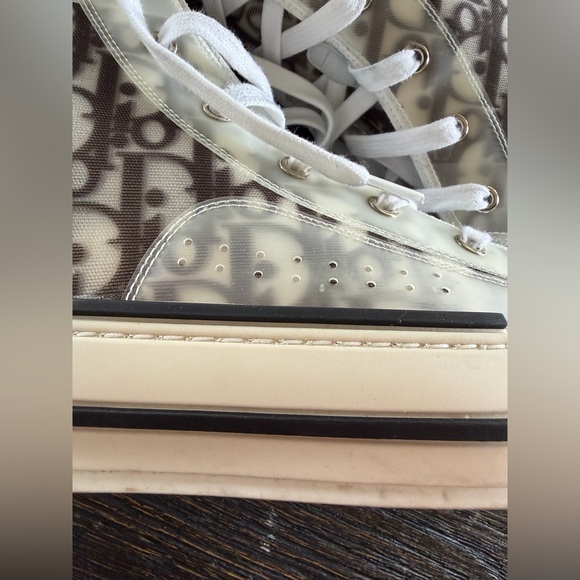 League High-Top Sneaker White and Black Dior Oblique Canvas
Men’s size 47 - Picture 3 of 10